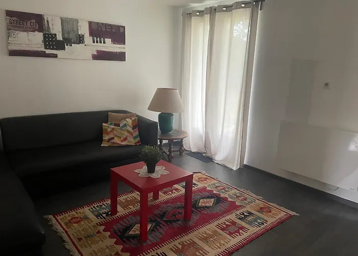 Belle Maison à Proximité De Château De Versailles Avec Parking * Plaisir